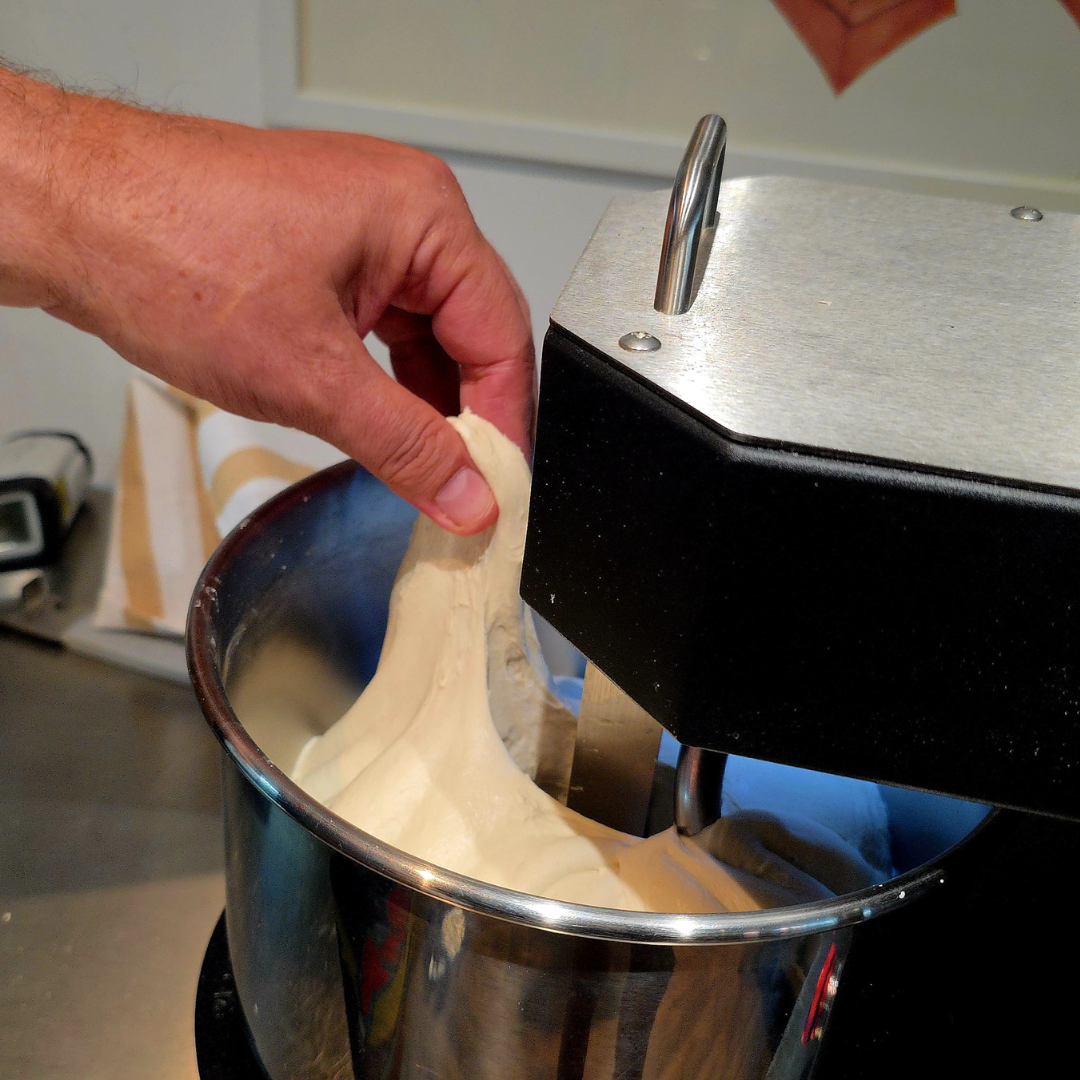 A nápolyi pizza kritikus pontjai - Profi tippek otthonra